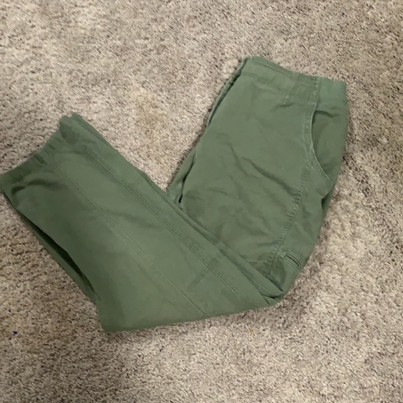 L.L. Bean Denim - LL Bean Green Cargo pants 14 petite good condition